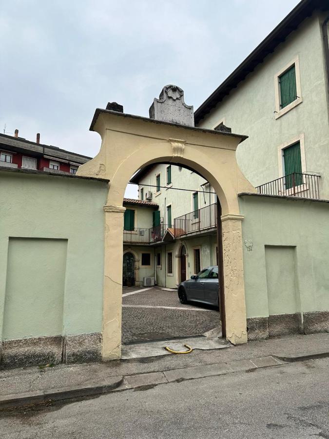 Dreaming Borgo Roma Apartment เวโรนา ภายนอก รูปภาพ